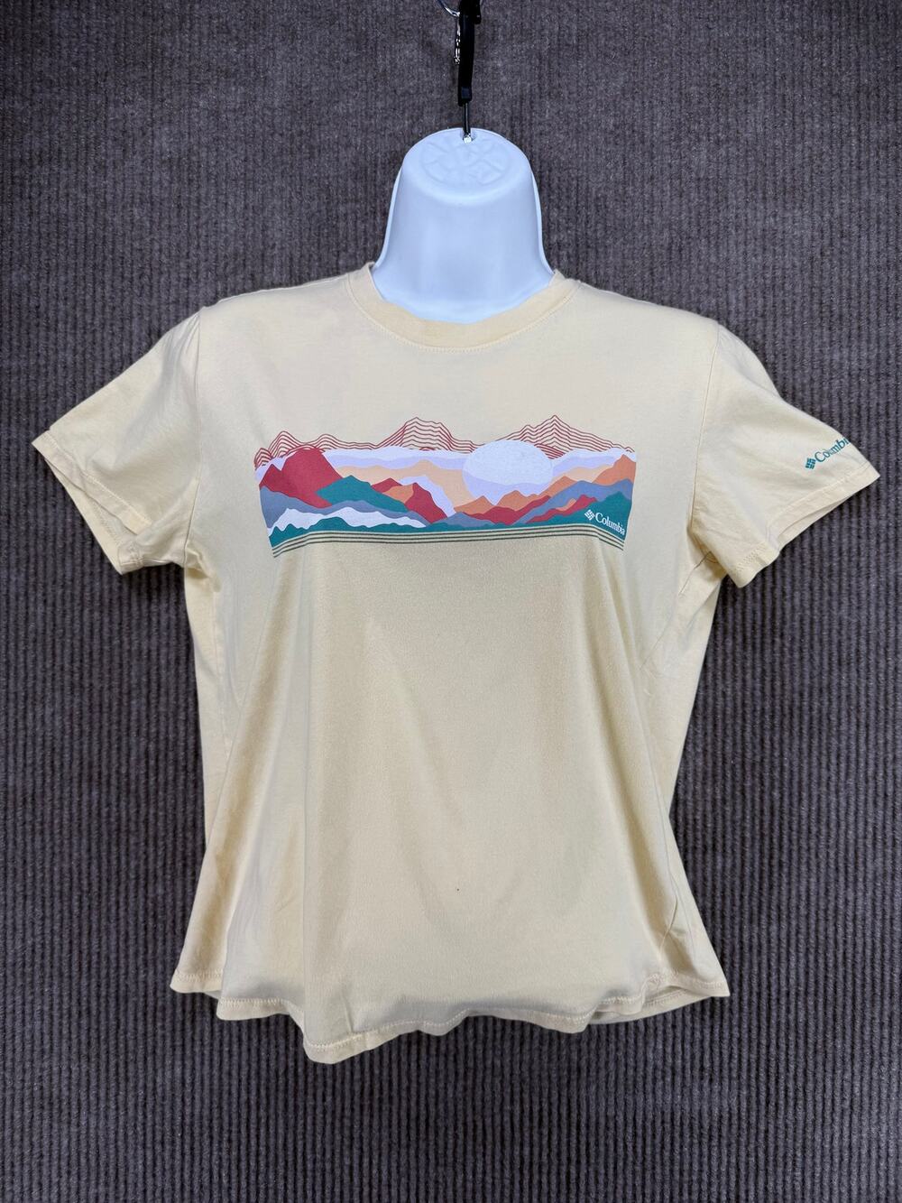 Columbia Sportswear Women XS Yellow Mountain Graphic Short Sleeve Tee